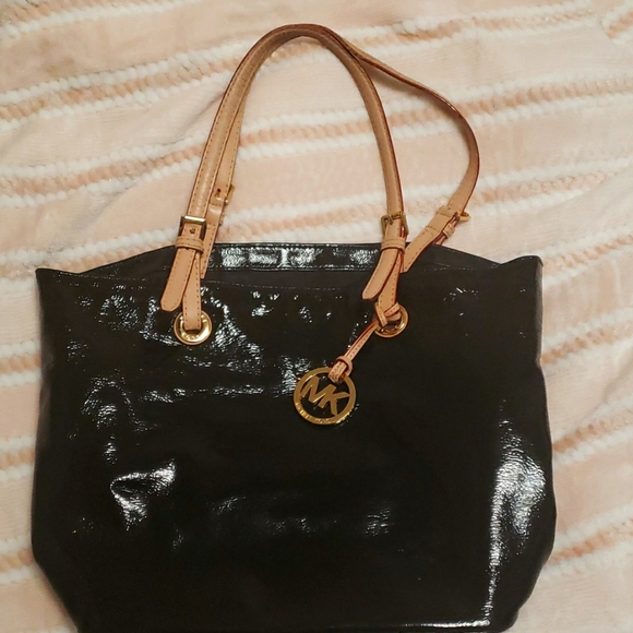 Michael Kors purse - Picture 1 of 4